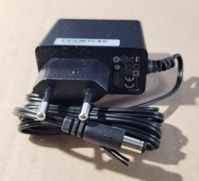 9V, 1A, adapter