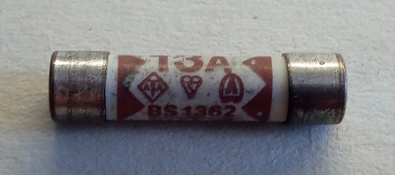BS1362, 13A, biztosíték