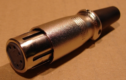 XLR lengő anya, 5p.