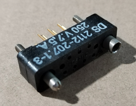 DS2112-207 csatlakozó anya