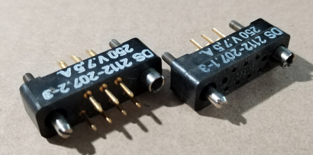 DS2112-207 csatlakozó pár