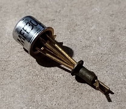 MFE3005, tranzisztor