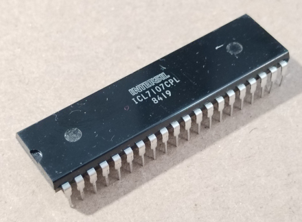 ICL7107CPL, integrált áramkör
