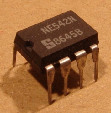 NE542N, integrált áramkör