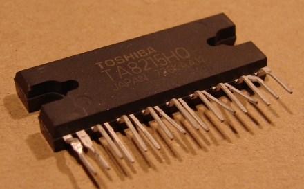 TA8215HQ, integrált áramkör