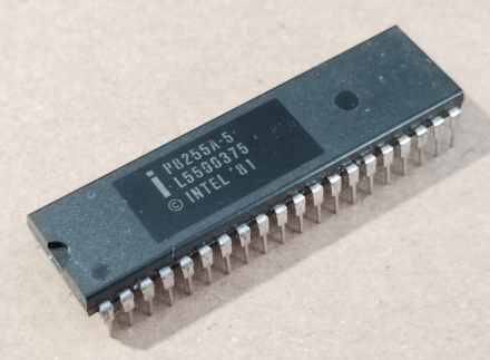 P8255A-5, integrált áramkör