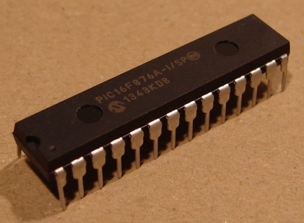 PIC16F876A-I/SP, mikrokontroller