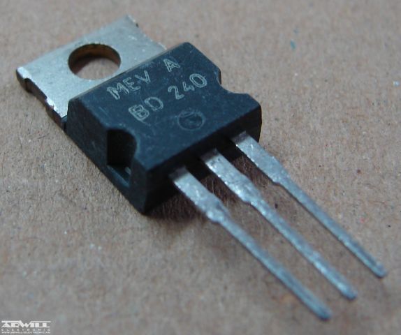 BD240, tranzisztor