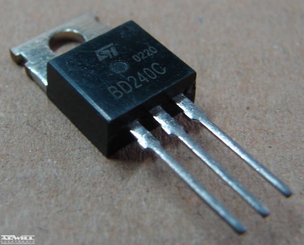 BD240C, tranzisztor