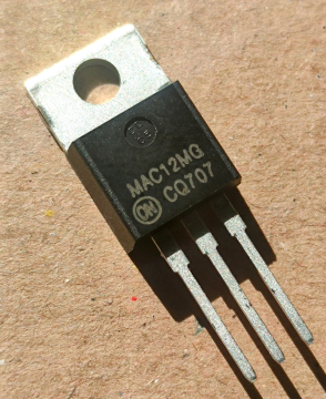 MAC12MG, triak