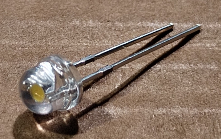 635252, 5mm meleg fehér led