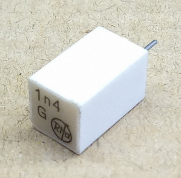 1,4nF, 200V, kondenzátor