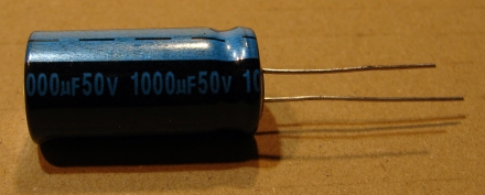 1000uF, 50V, elektrolit kondenzátor