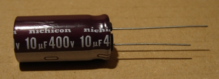 10uF, 400V, LOW ESR, elektrolit kondenzátor
