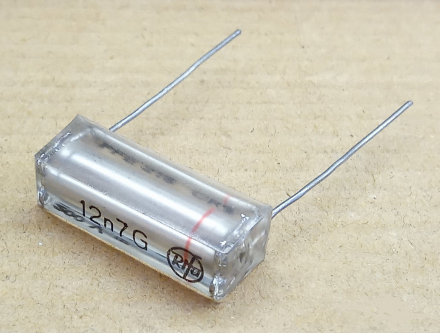 12,7nF, 200V, kondenzátor