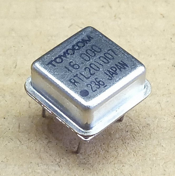 16,000Mhz, oszcillátor