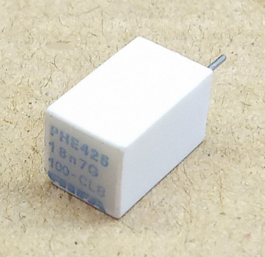 18,7nF, 100V, kondenzátor