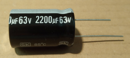 2200uF, 63V, elektrolit kondenzátor