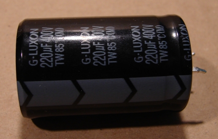 220uF, 400V, elektrolit kondenzátor