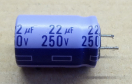 22uF, 250V, elektrolit kondenzátor