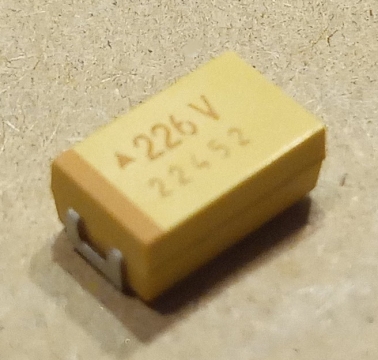 22uF, 35V D, smd tantál kondenzátor