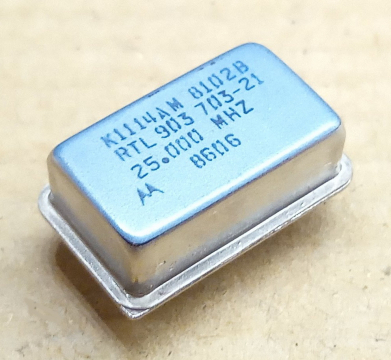 25,000Mhz, oszcillátor