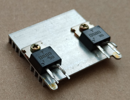2SD880, tranzisztor