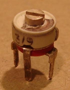 3-9pF, trimmer kondenzátor