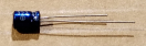 33uF, 25V, SUBMINI, elektrolit kondenzátor