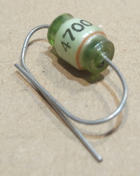 4,7nF, 100V, kondenzátor