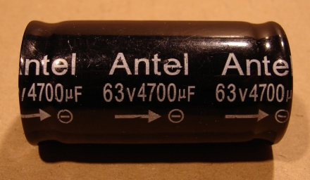 4700uF, 63V, axiális elektrolit kondenzátor