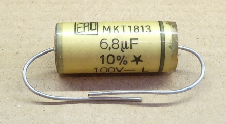 6,8uF, 100V, kondenzátor