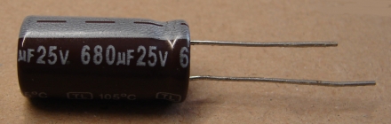 680uF, 25V, LOW ESR elektrolit kondenzátor