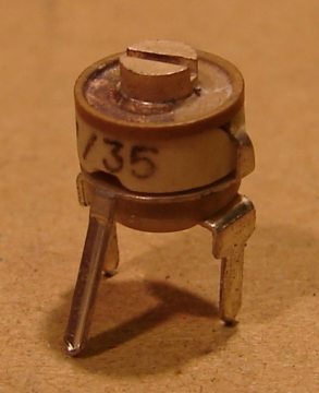 7-35pF, trimmer kondenzátor