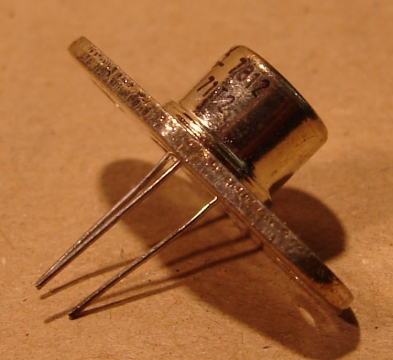 71T2, tranzisztor