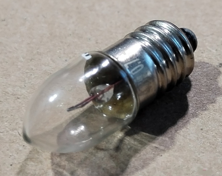 E-10 izzó, 4,8V