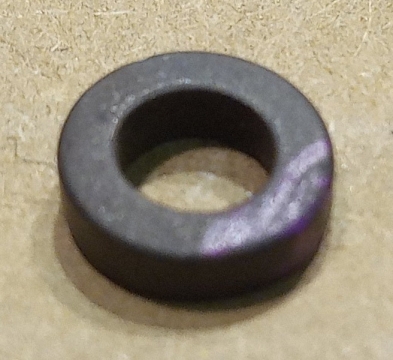 Ferrit gyűrű, 7,6/4,3x2,2mm