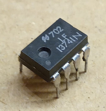 LF13741N = uA741CN, integrált áramkör