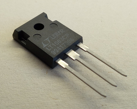 LT1083CP, stabilizátor