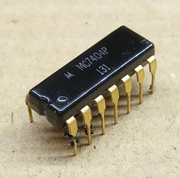 MC7404P, integrált áramkör