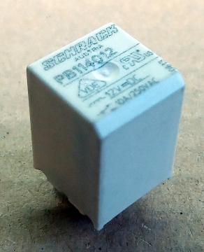 PB114012 relé, 12V, 10A