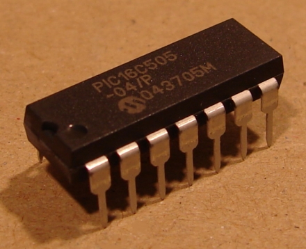 PIC16C505-04P, integrált áramkör