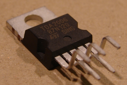 TDA2006, integrált áramkör