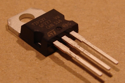 TIP137, tranzisztor