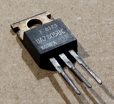 UA7805UC, stabilizátor