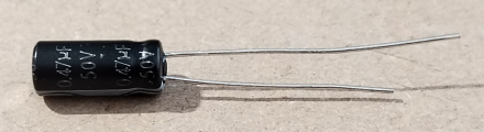 0,47uF, 50V, elektrolit kondenzátor