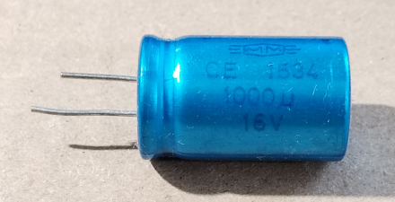 1000uF, 16V, elektrolit kondenzátor