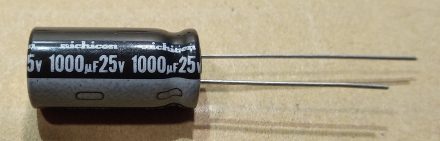 1000uF, 25V, elektrolit kondenzátor