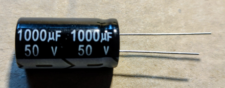 1000uF, 50V, elektrolit kondenzátor