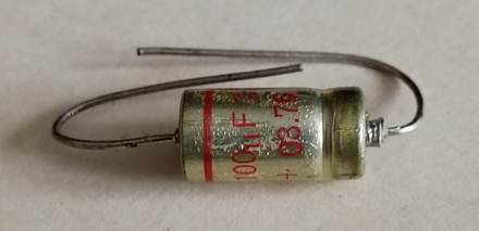 100uF, 25V, LL, axiális elektrolit kondenzátor